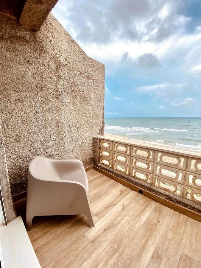 Вилла Modern Beachfront Townhouse Перельо Экстерьер фото